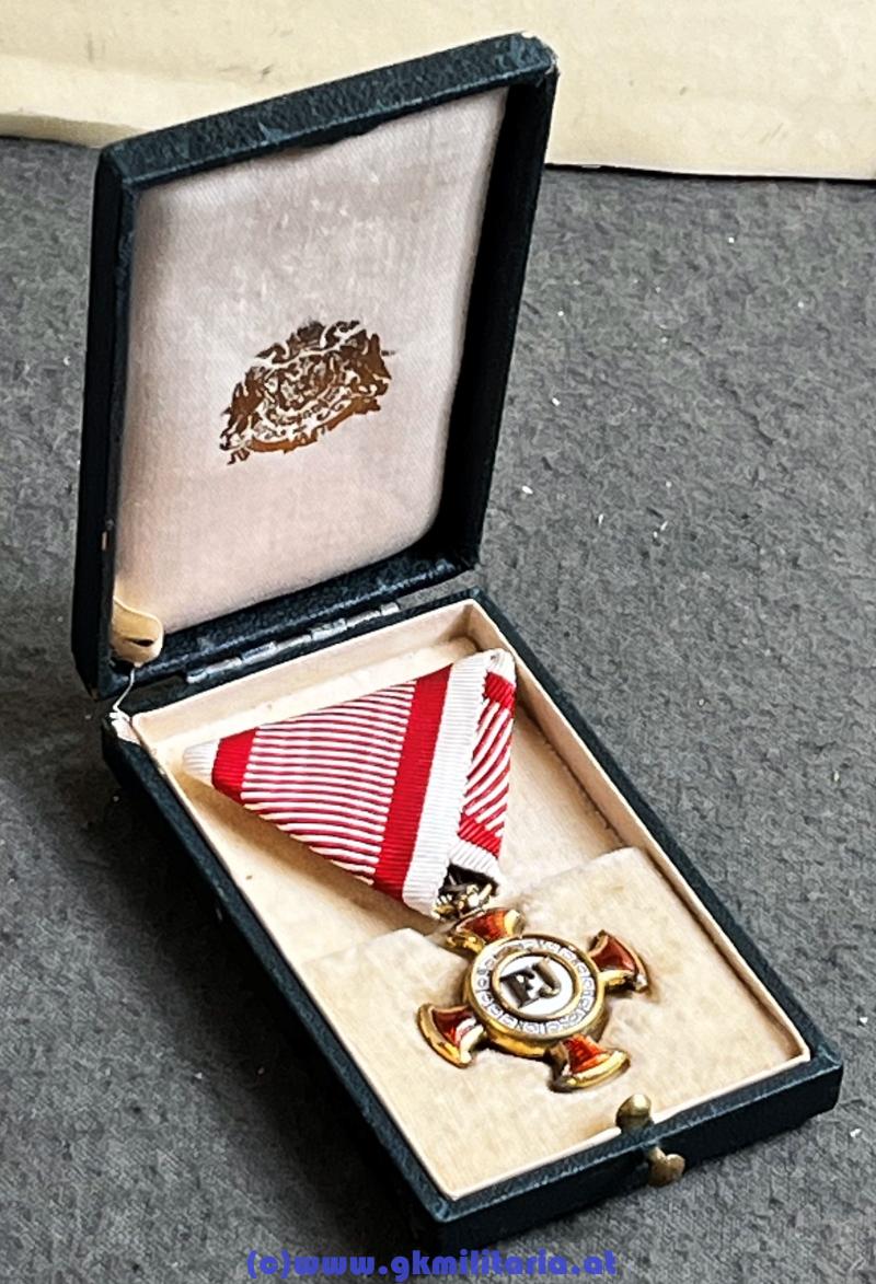 k.u.k. Goldenes Verdienstkreuz im Etui! - BACHRUCH mit grünem ETUI!!