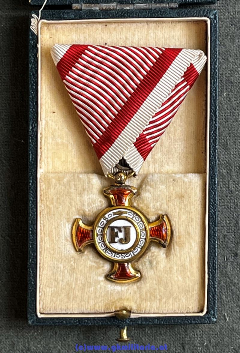 k.u.k. Goldenes Verdienstkreuz im Etui! - BACHRUCH mit grünem ETUI!!