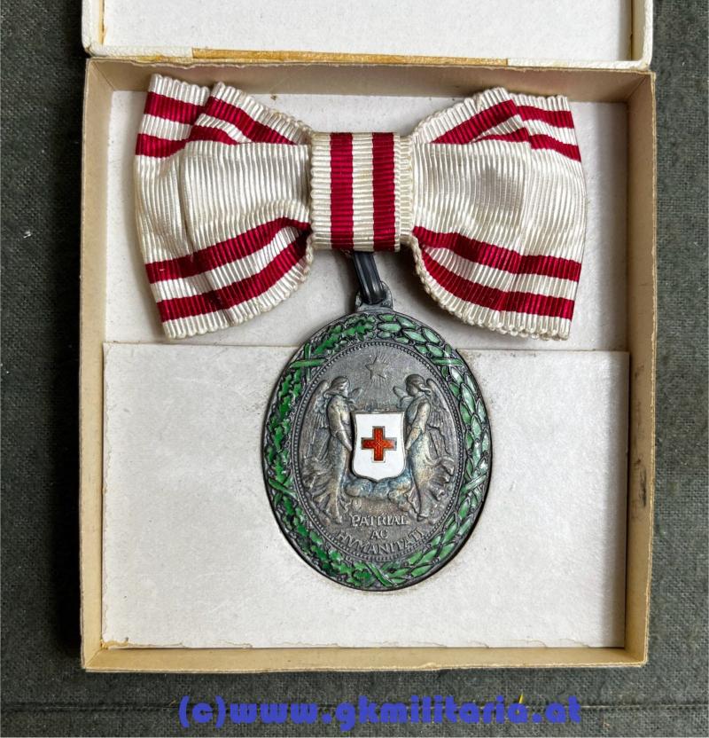 k.u.k. Silberne Ehrenmedaille v. Roten Kreuz mit KD und Damenmasche im Kartonetui!!