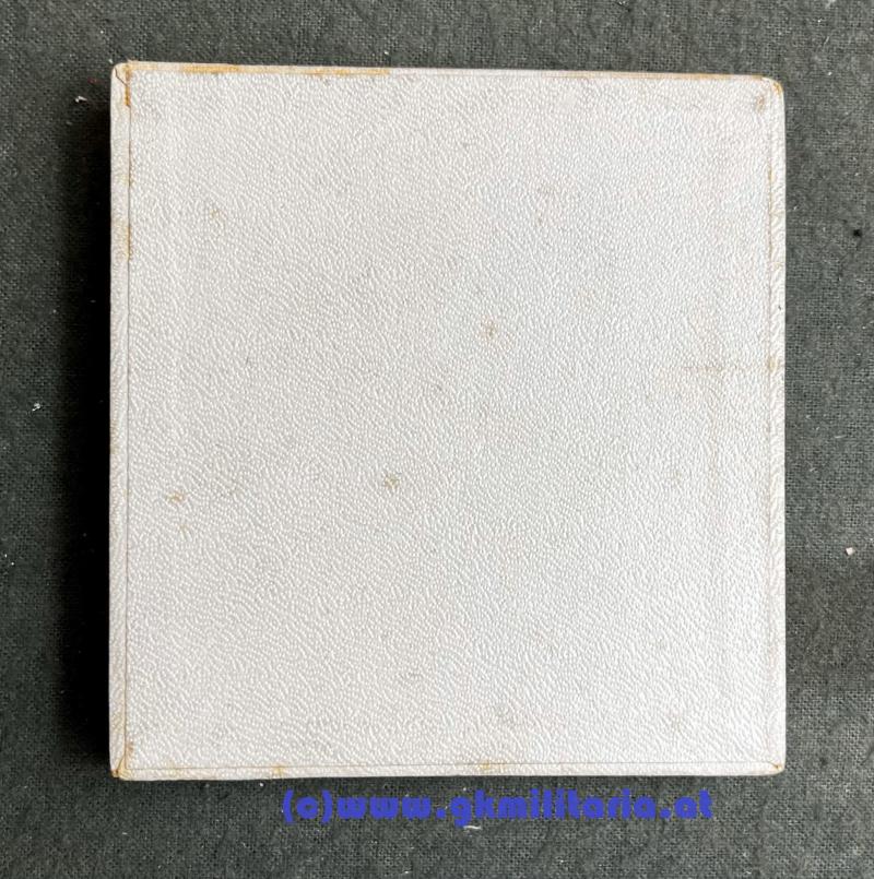 k.u.k. Silberne Ehrenmedaille v. Roten Kreuz mit KD und Damenmasche im Kartonetui!!