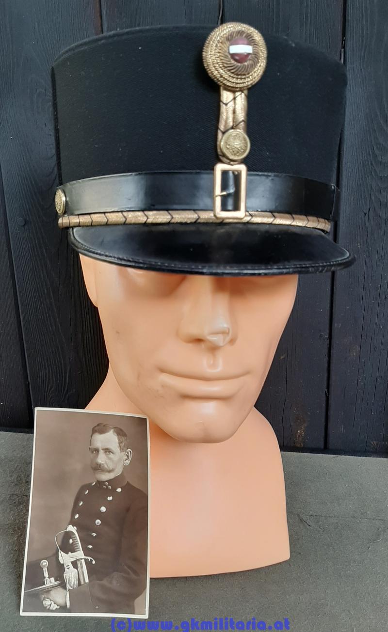 Österreich 1. Republik - schwarze steife Kappe für Beamte m. Trägerfoto!!