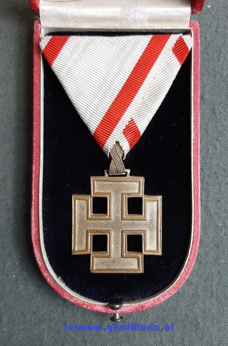 Bundesstaat - Österreichisches Goldenes Verdienstzeichen im Original Etui!!