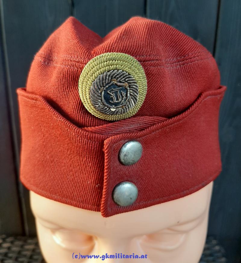 k.u.k. krapprote schirmlose Kavalleriekappe für Fähnriche!!