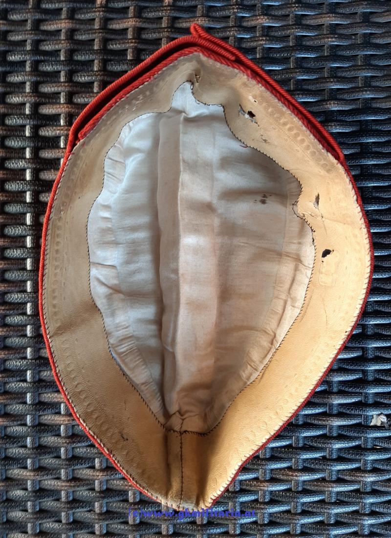 k.u.k. krapprote schirmlose Kavalleriekappe für Fähnriche!!