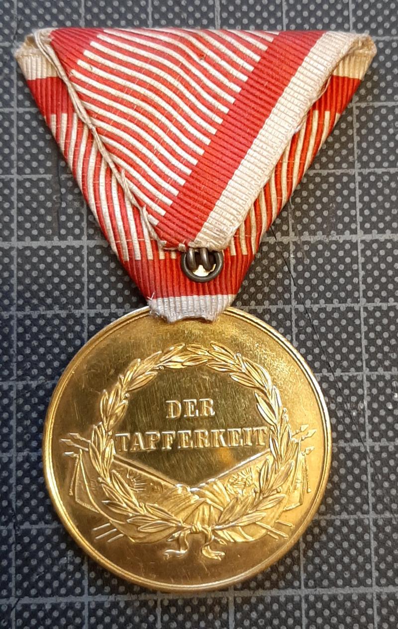 k.u.k. Goldene Tapferkeitsmedaille Kaiser Franz Josef I. ! - Henkelöse