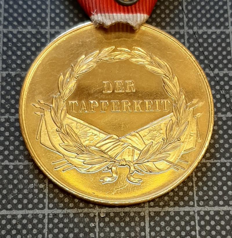 k.u.k. Goldene Tapferkeitsmedaille Kaiser Franz Josef I. ! - Henkelöse