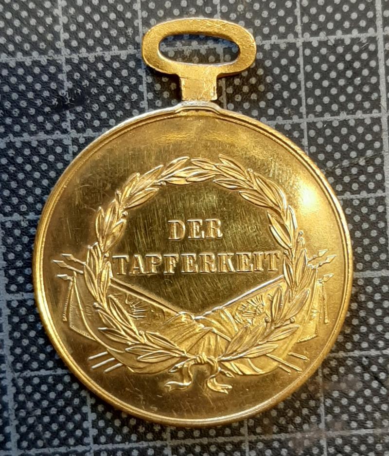 k.u.k. Goldene Tapferkeitsmedaille Kaiser Franz Josef I. ! - Henkelöse