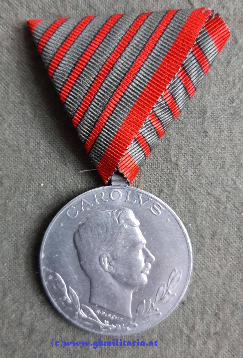 6er Satz Verwundetenmedaille Kaiser Karl I. - MINT!