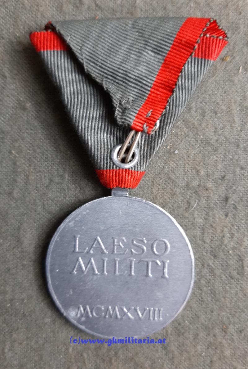 6er Satz Verwundetenmedaille Kaiser Karl I. - MINT!