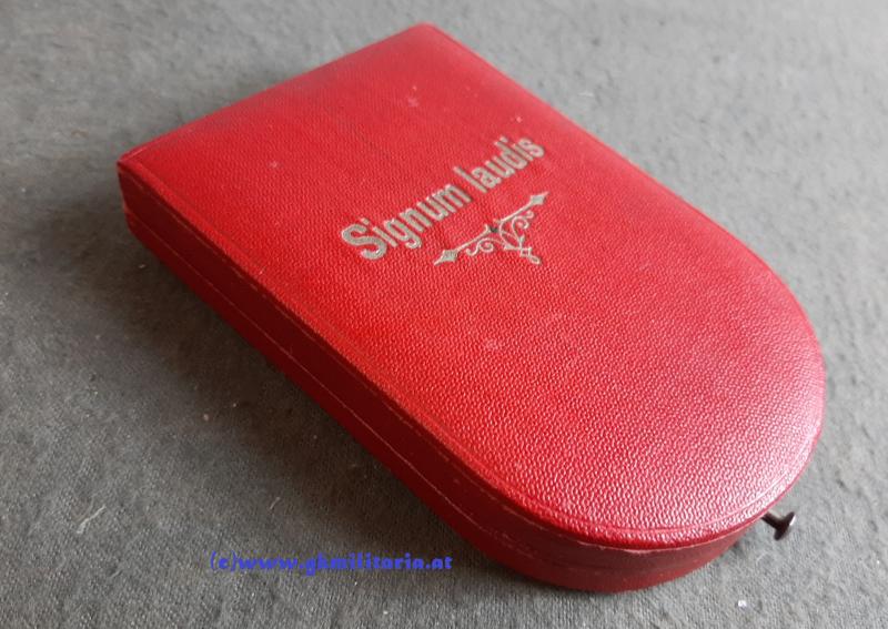 k.u.k. Silberne Militärverdienstmedaille Kaiser Franz Josef I. m. Schwertern - im varianten Etui Tiller Wien -