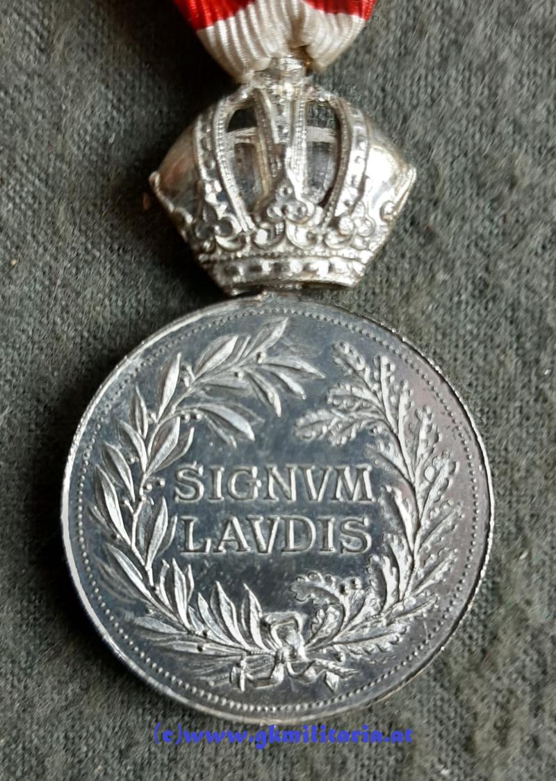 k.u.k. Silberne Militärverdienstmedaille Kaiser Franz Josef I. m. Schwertern - im varianten Etui Tiller Wien -