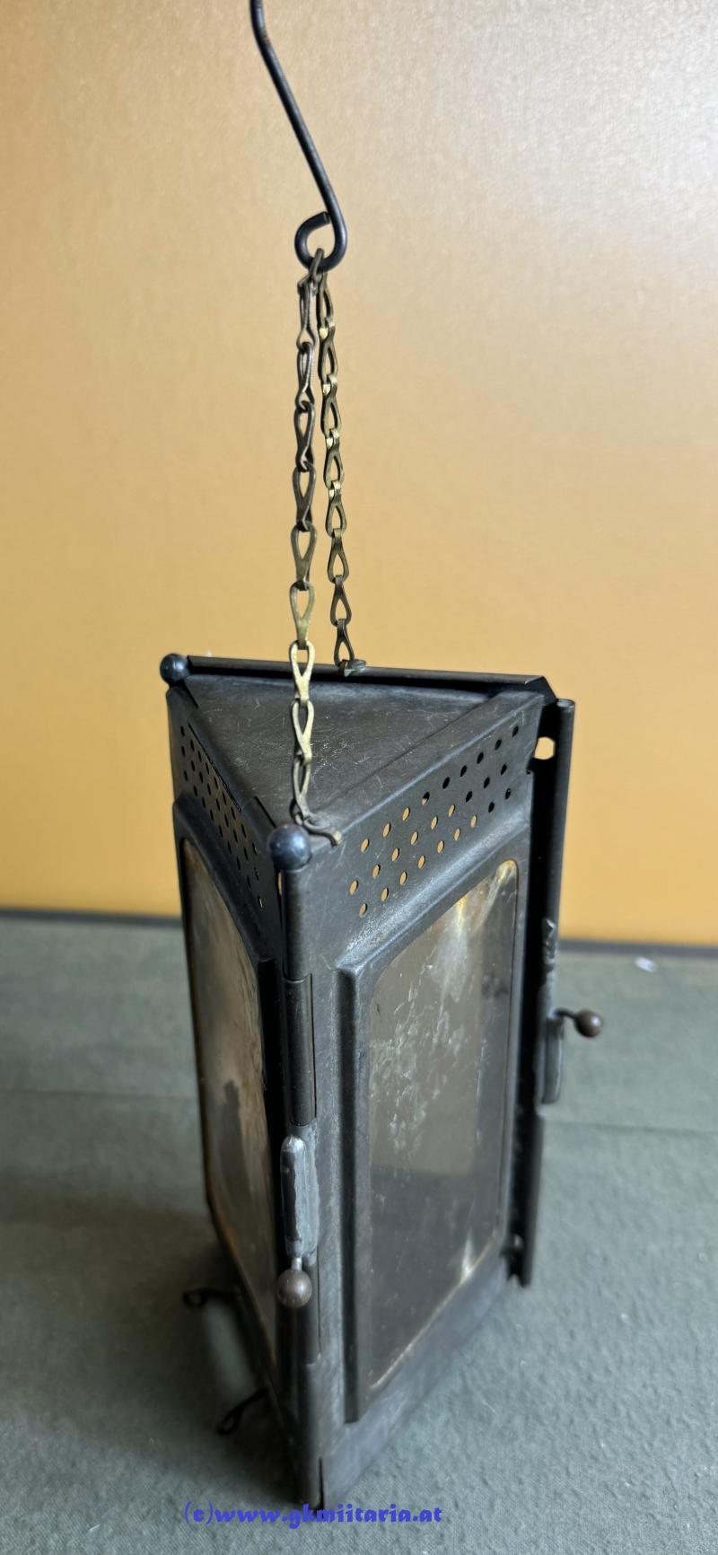 k.u.k. Faltlaterne - dreieckig - für Kavernen & Unterstände!