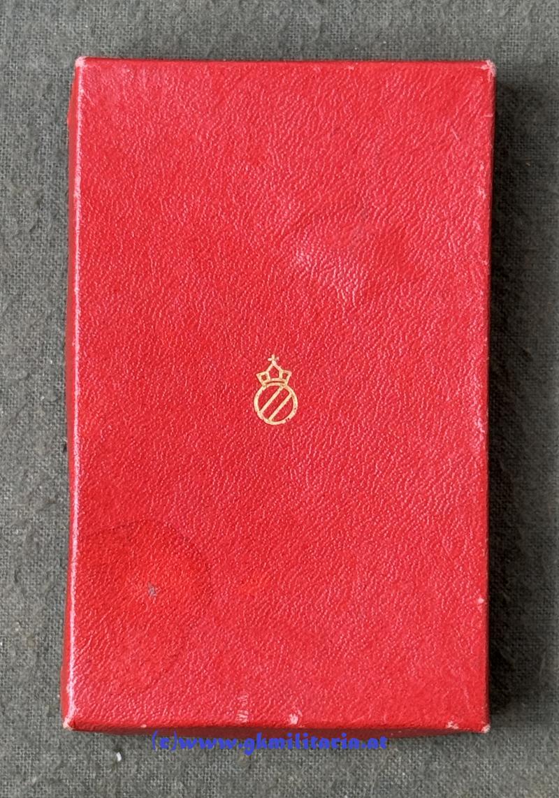 k.u.k. bronzene Militärverdienstmedaille Kaiser Karl mit Schwertern im Kartonetui!