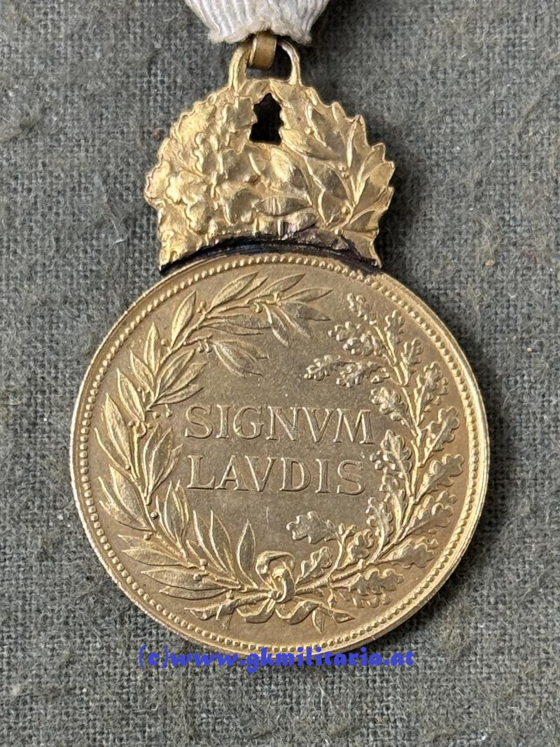 k.u.k. bronzene Militärverdienstmedaille Kaiser Karl mit Schwertern im Kartonetui!