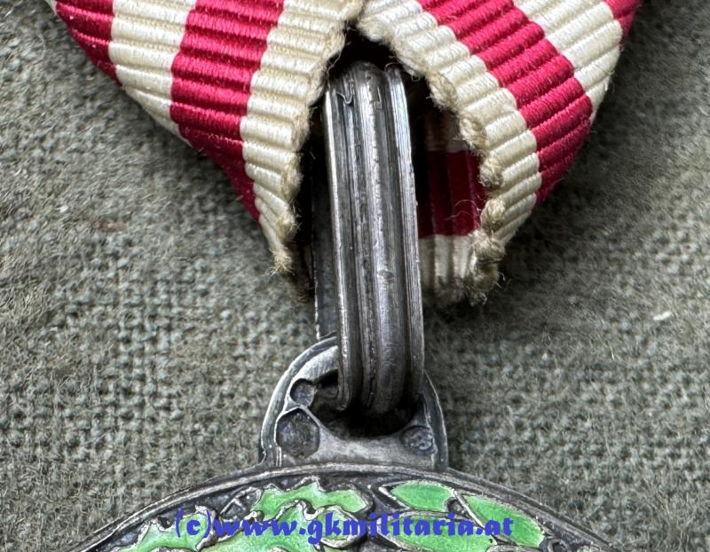 k.u.k. Silberne Ehrenmedaille des Roten Kreuzes mit KD im Etui! - TOP!