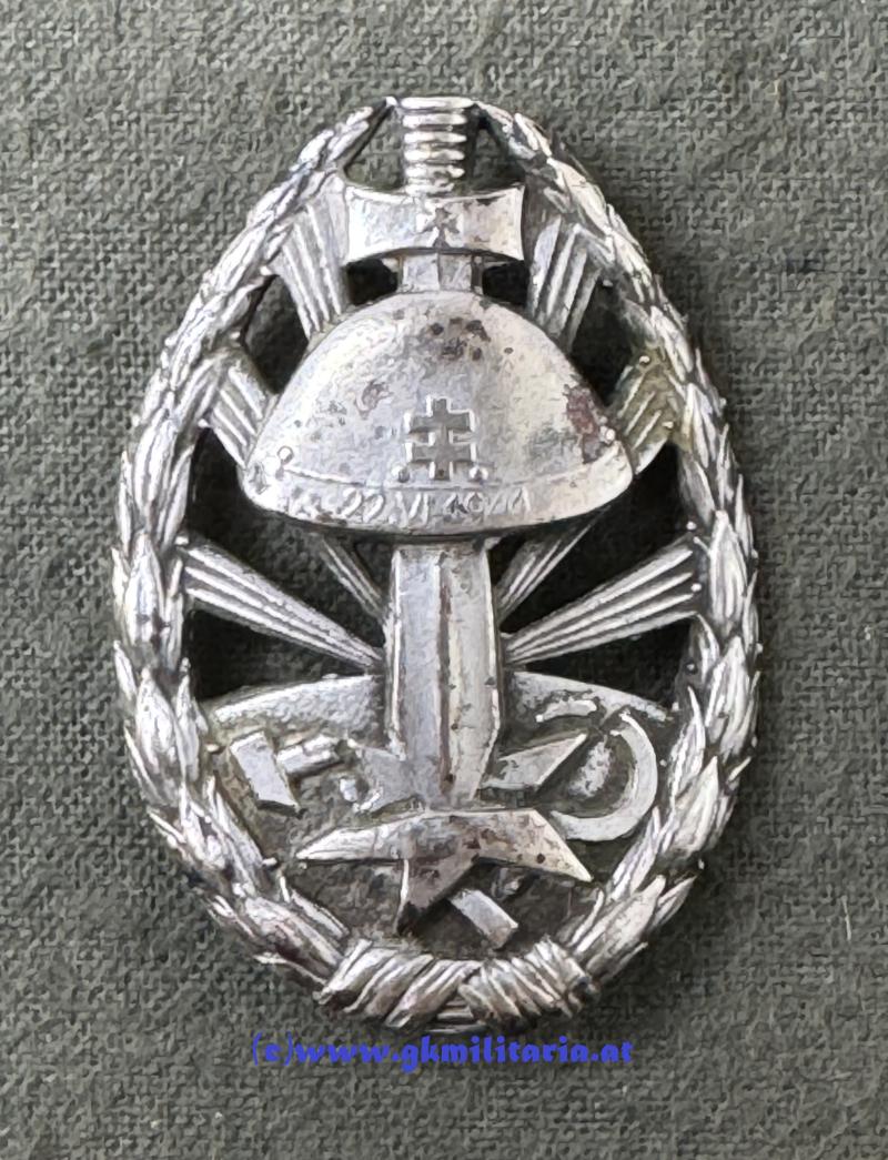 Slowakisches Erinnerungs-Abzeichen Feldzug gegen die Sowjetunion - 1. Stufe!! - Selten!