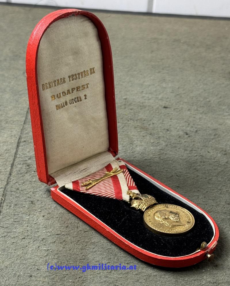 k.u.k. Bronzene Militärverdienstmedaille Kaiser Franz Joseph I. im Etui - BREITNER TESTVEREK, Budapest!