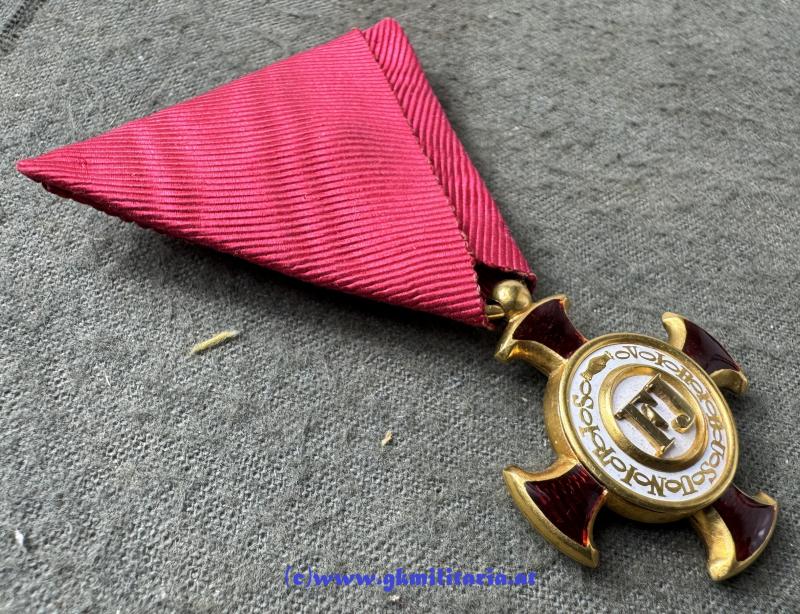 k.u.k. Goldenes Verdienstkreuz im Etui! - GOLD im frühen ETUI!