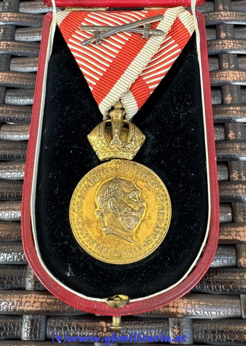 k.u.k. Bronzene Militärverdienstmedaille Kaiser Franz Josef I. mit Schwertern im Etui!