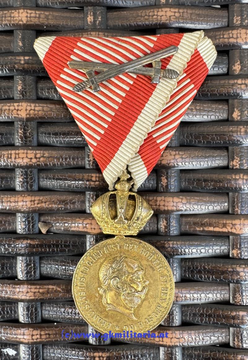 k.u.k. Bronzene Militärverdienstmedaille Kaiser Franz Josef I. mit Schwertern im Etui!