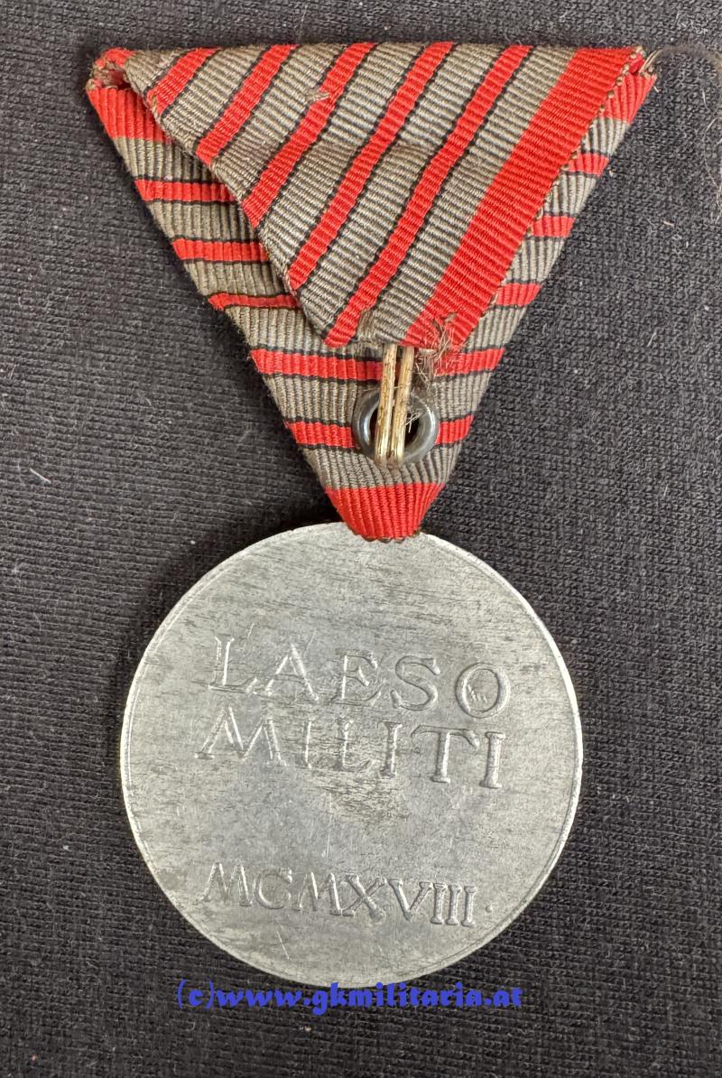 6er Satz Verwundetenmedaille Kaiser Karl I. - MINT!