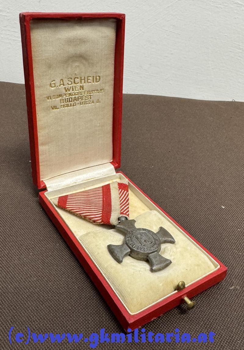 k.u.k. Eisernes Verdienstkreuz im Luxusetui! G.A. Scheid!