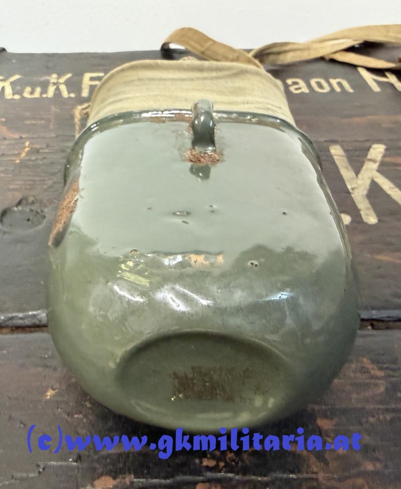 k.u.k. Feldflasche mit Becher, Leinensack und Trageriemen!