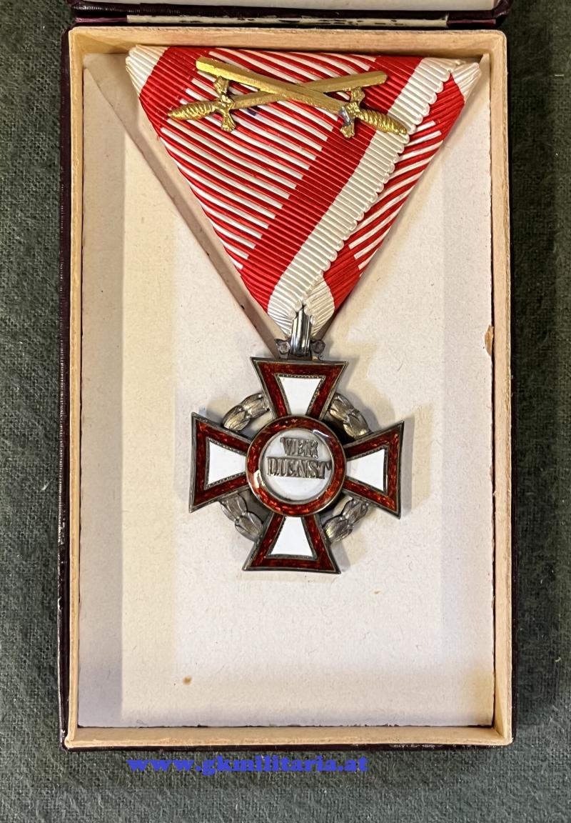 k.u.k. Militärverdienstkreuz III. Klasse KD mit Schwertern im Karton-Etui - Mayer, Wien - Selten!