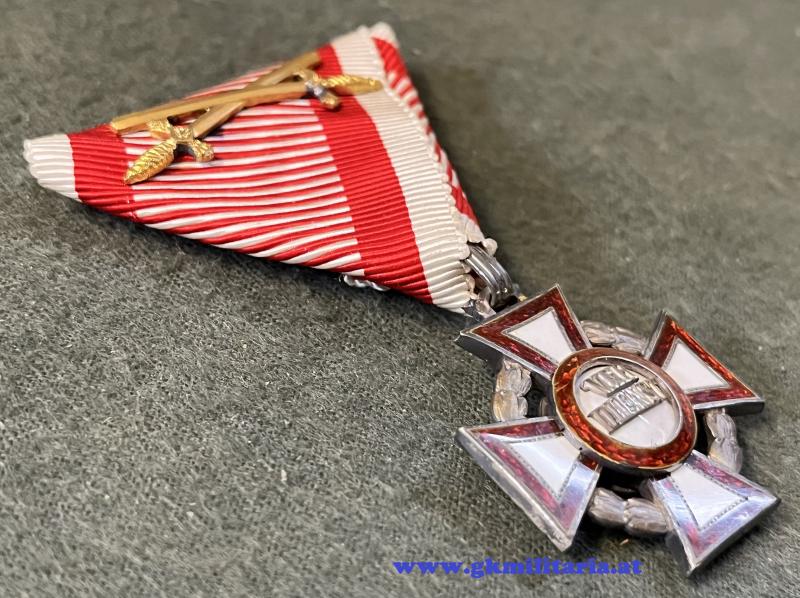 k.u.k. Militärverdienstkreuz III. Klasse KD mit Schwertern im Karton-Etui - Mayer, Wien - Selten!