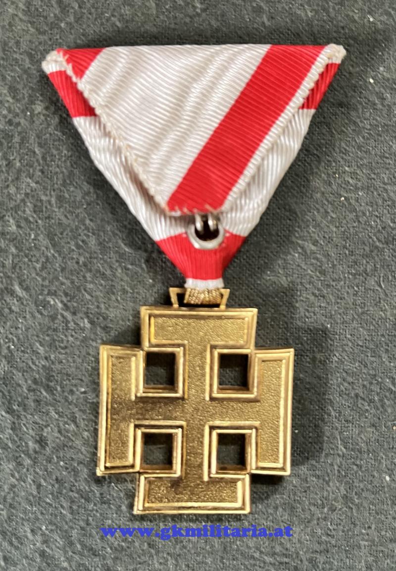 Bundesstaat - Österreichisches Goldenes Verdienstzeichen im Original Etui - MINT!