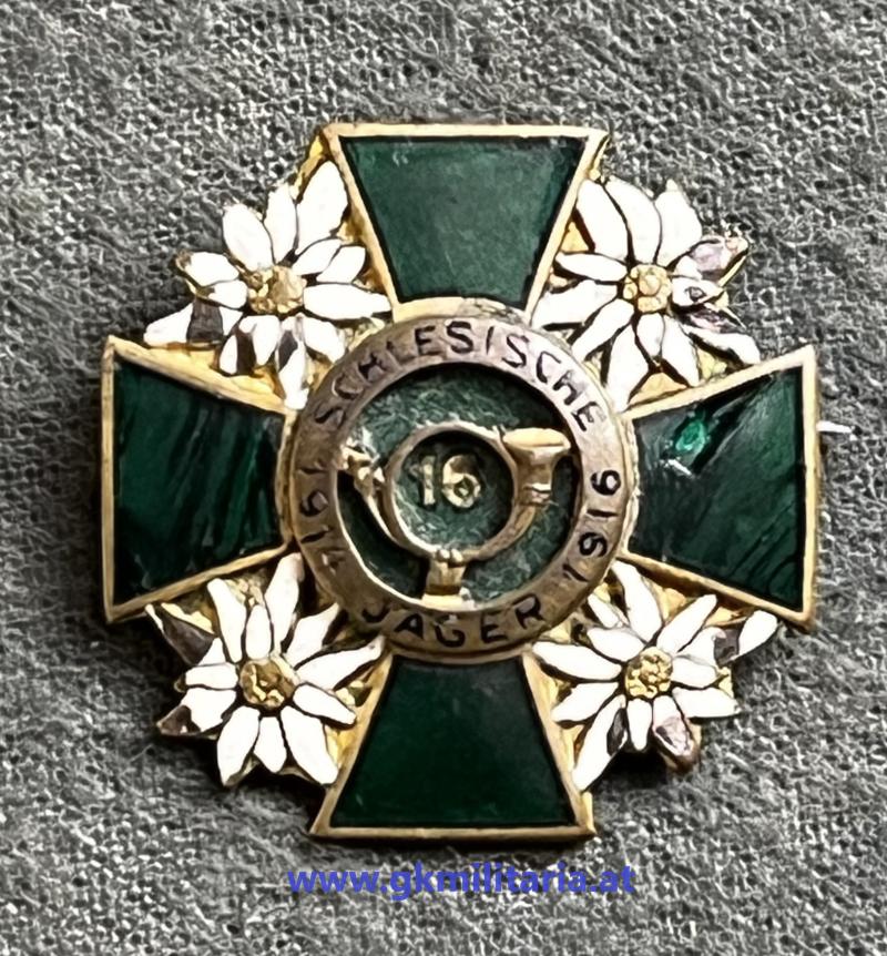 k.u.k. Kappenabzeichen Feldjäger Bataillon Nr. 16 - Schlesische Jäger 16 - emailliert - Selten!