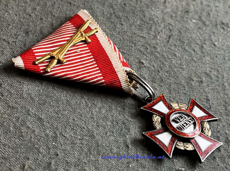 Frühes k.u.k. Militärverdienstkreuz mit KD u. Schwertern - um 1870!