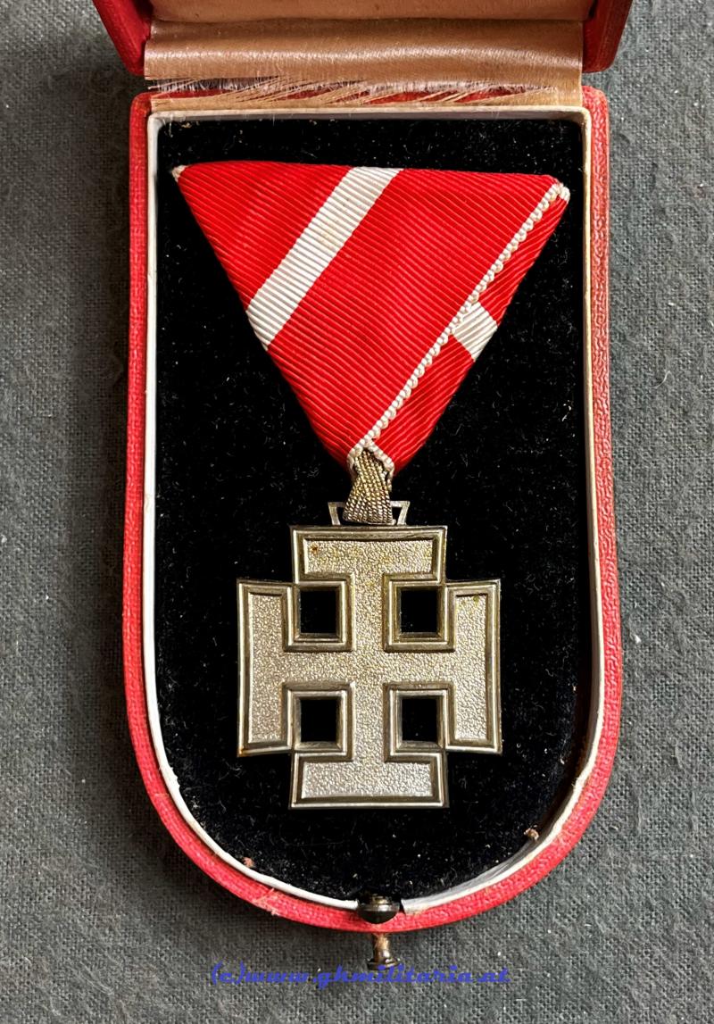 Bundesstaat - Österreichisches Silbernes Verdienstzeichen im Original Etui!